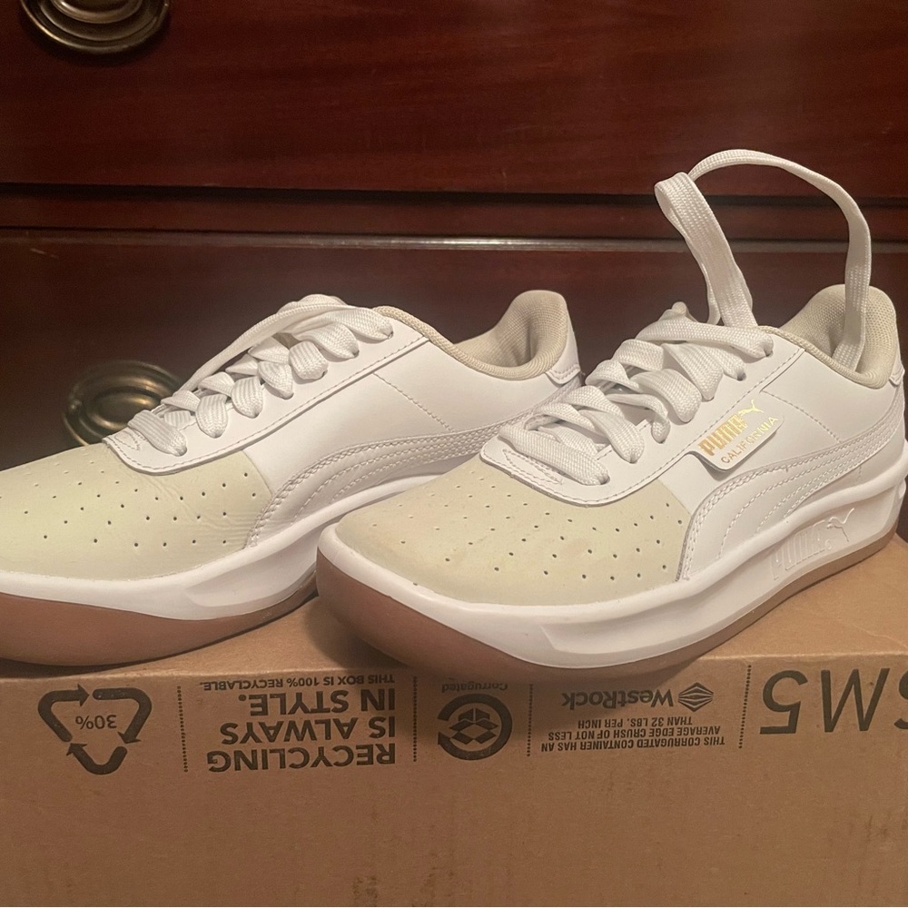 Puma sneakers sz 7